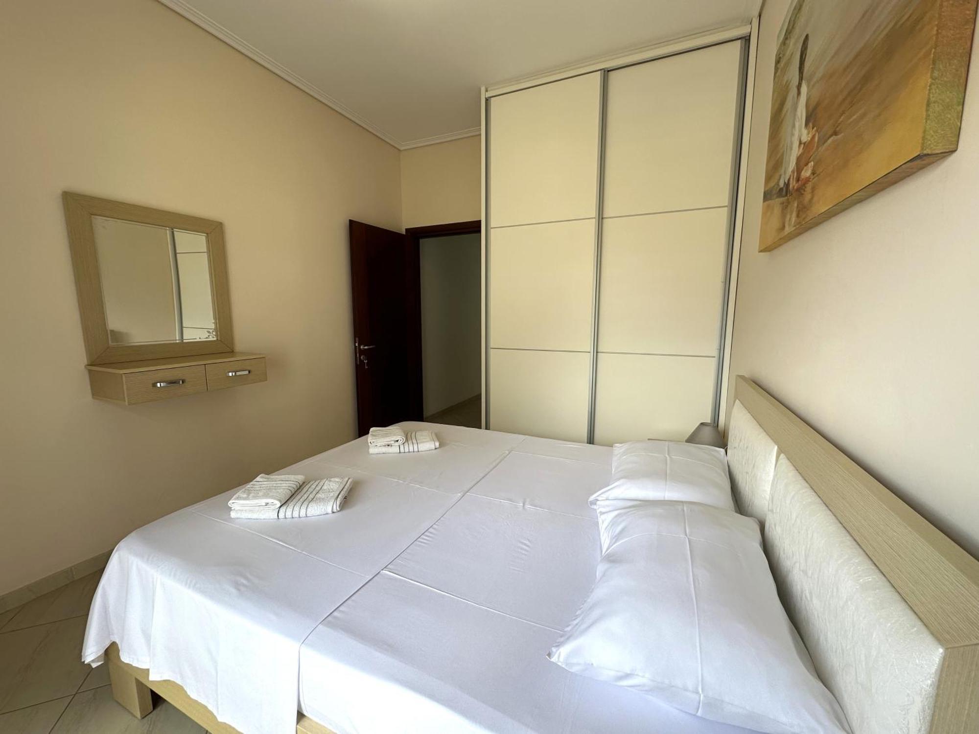 Luxy Coral Aparts Apartment Sarande Bagian luar foto