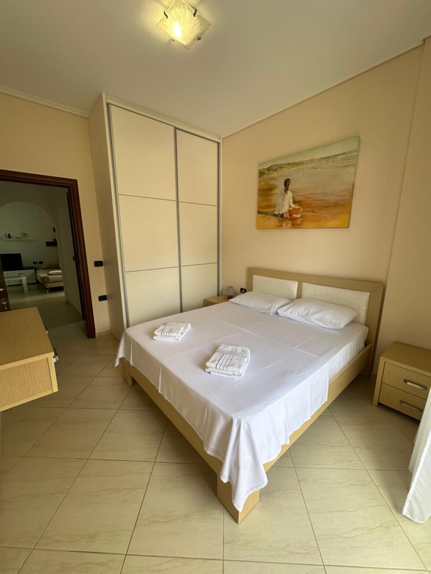 Luxy Coral Aparts Apartment Sarande Bagian luar foto