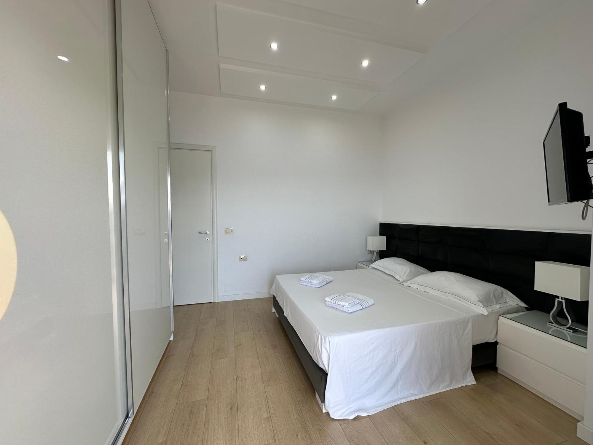 Luxy Coral Aparts Apartment Sarande Bagian luar foto