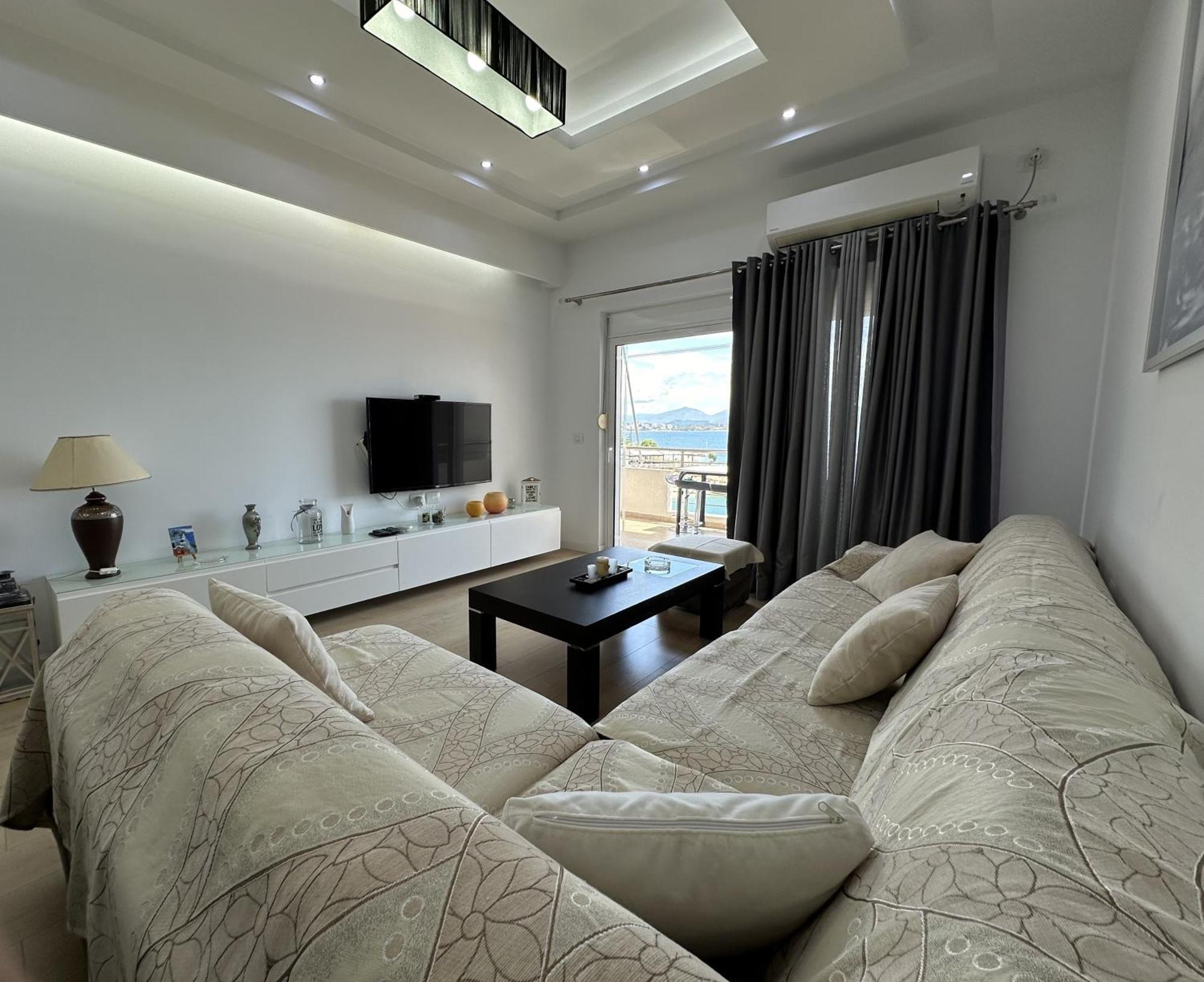 Luxy Coral Aparts Apartment Sarande Bagian luar foto