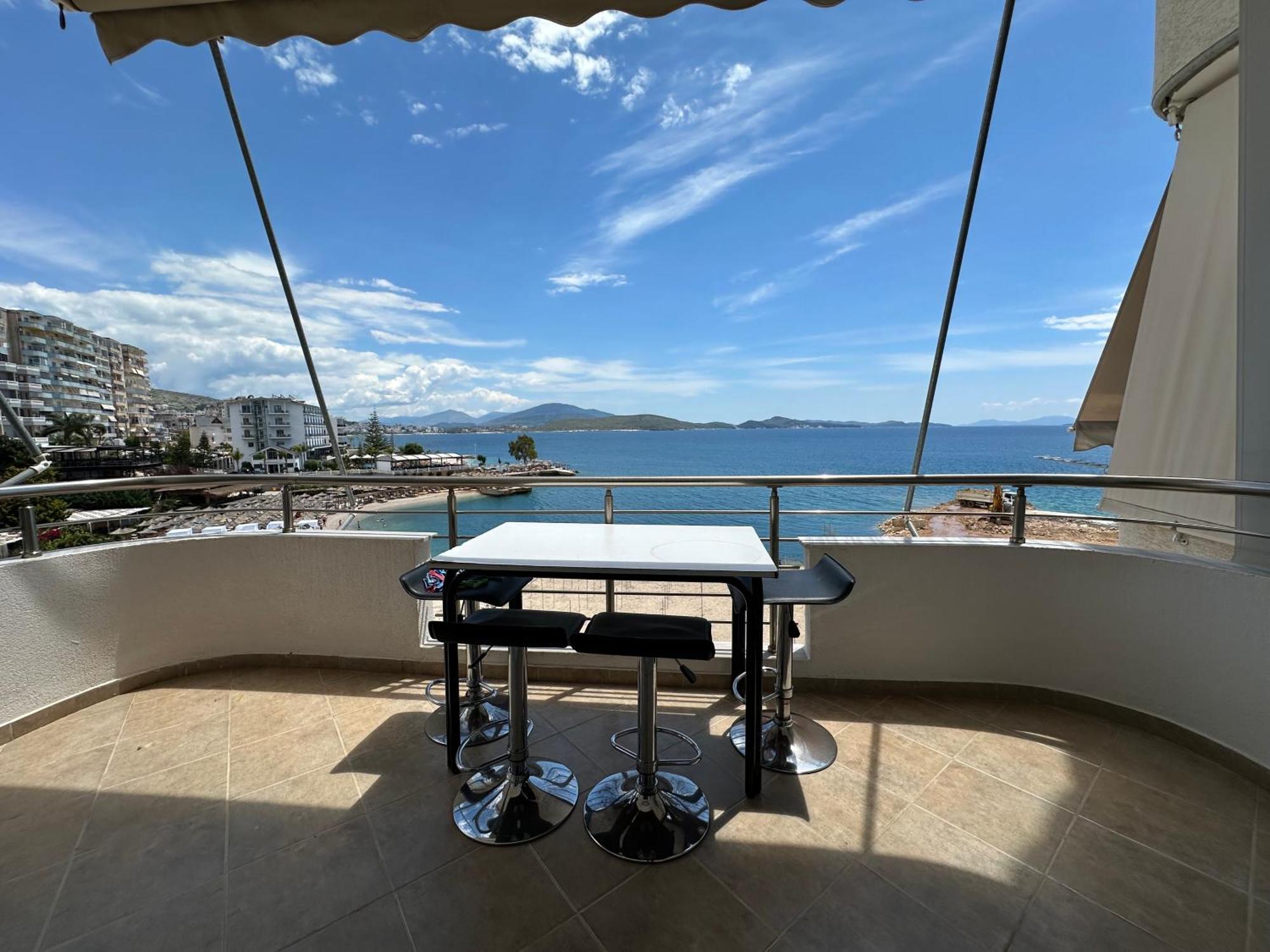 Luxy Coral Aparts Apartment Sarande Bagian luar foto