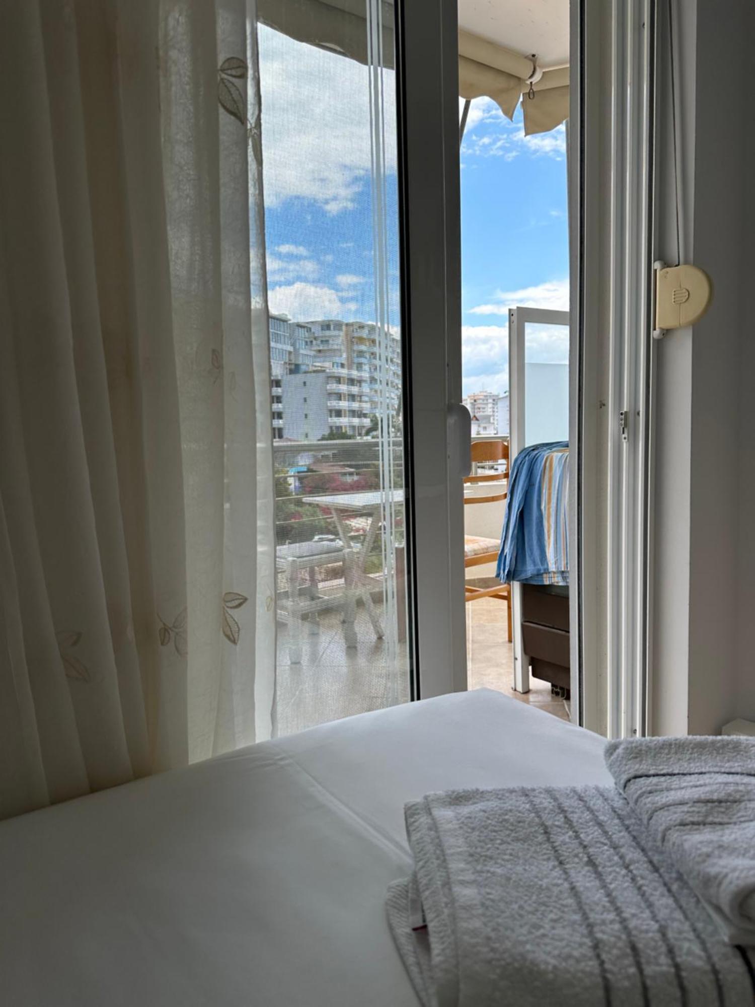 Luxy Coral Aparts Apartment Sarande Bagian luar foto