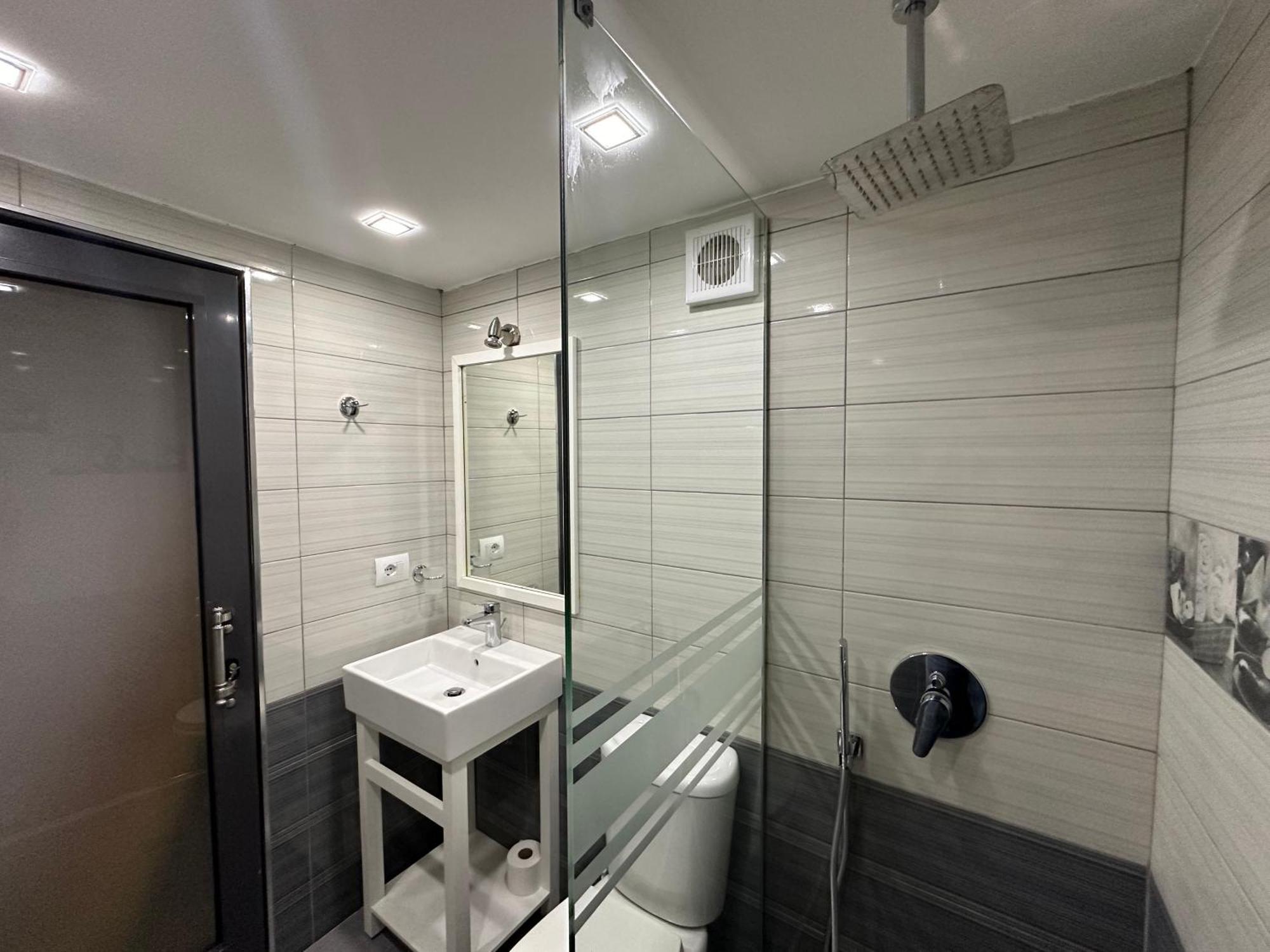 Luxy Coral Aparts Apartment Sarande Bagian luar foto